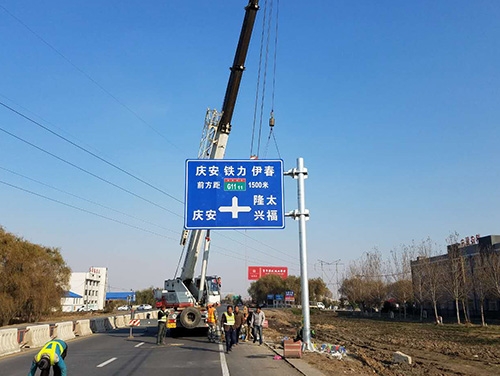 张家港张家港道路护栏网网片该如何进行正确的选购呢？